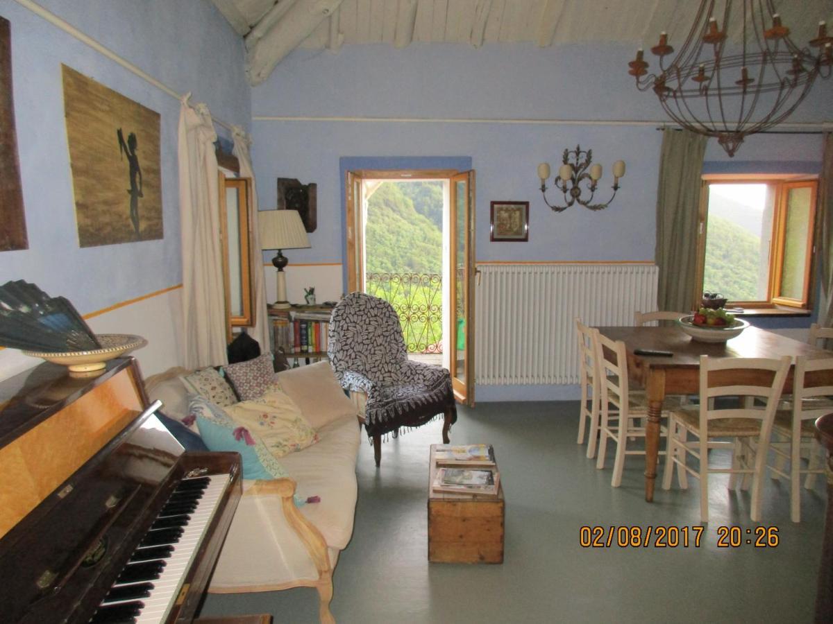 Viandanti, Artisti E Sognatori Bed & Breakfast Comano  Екстериор снимка